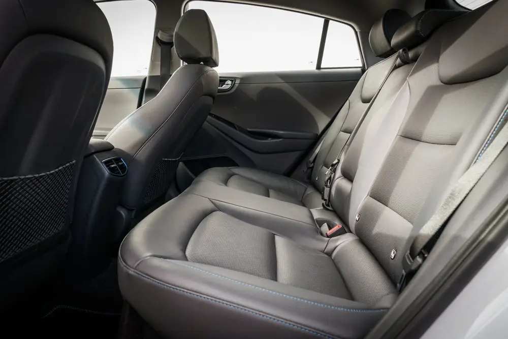 Hyundai IONIQ 1.6 GDi Blue Drive Premium uit 2019, foto 17