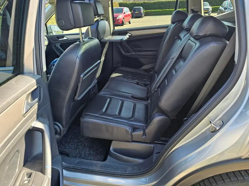 Volkswagen Tiguan Allspace Tiguan 1.5 TSI 150pk 7-DSG 2019 Grijs uit 2019, foto 17