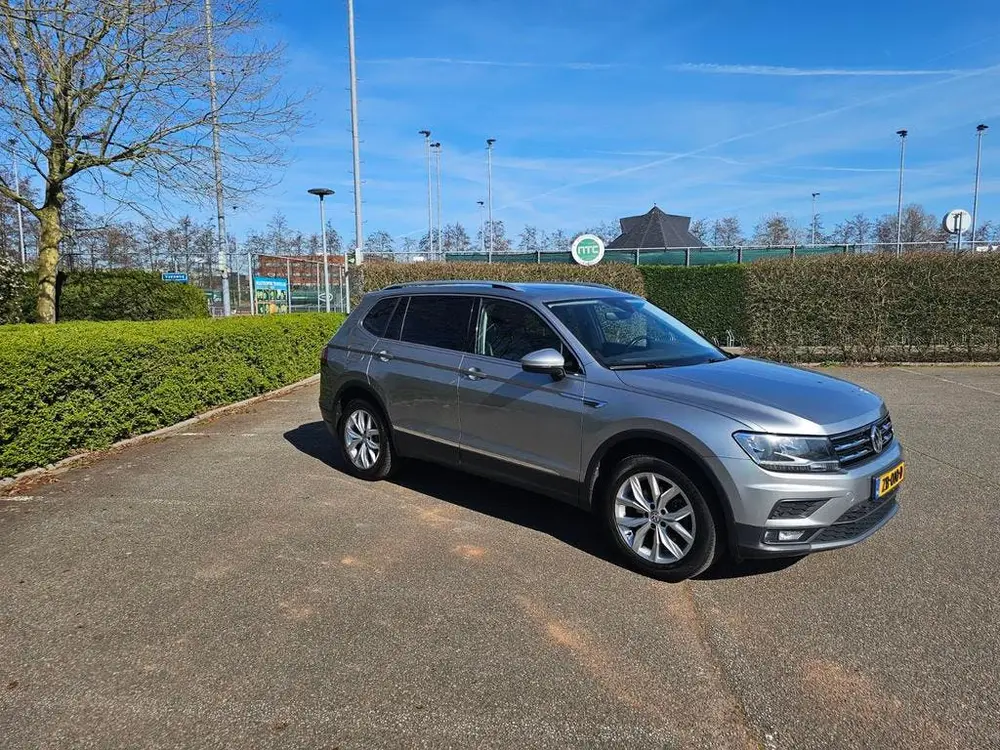 Volkswagen Tiguan Allspace Tiguan 1.5 TSI 150pk 7-DSG 2019 Grijs uit 2019, foto 3