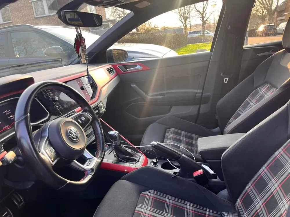 Volkswagen Polo 2.0 TSI 200pk 6-DSG 2019 Zwart uit 2019, foto 5