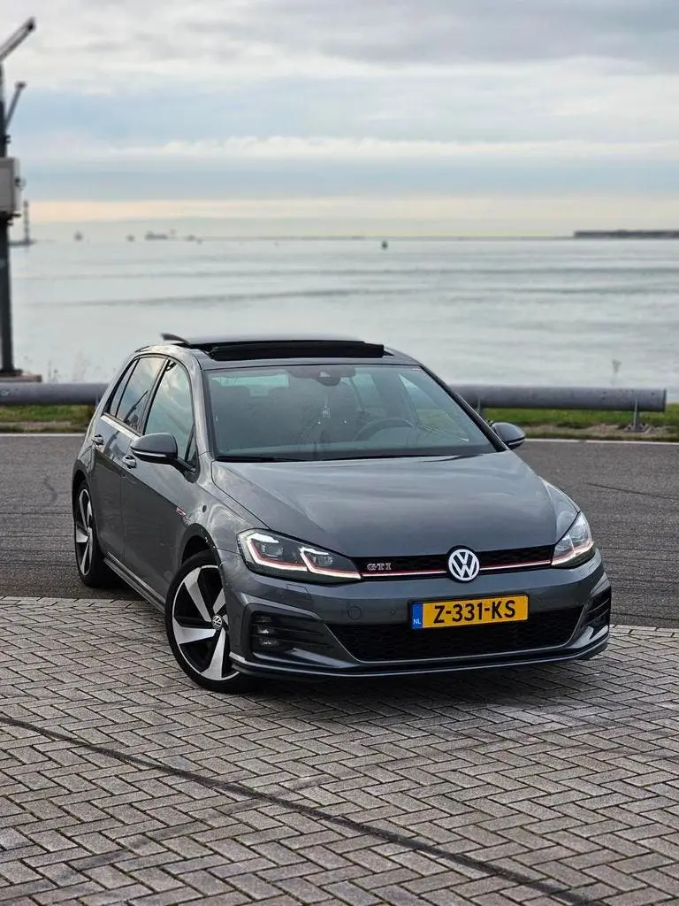 Volkswagen Golf 2.0 TSI 245pk 7-DSG 2019 Grijs uit 2019, foto 3