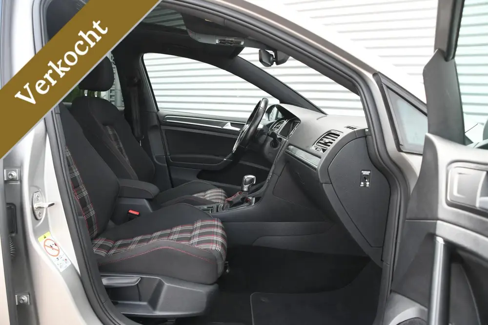 Volkswagen Golf 2.0 TSI GTI Performance PANO | LED | CARPLAY uit 2020, foto 11