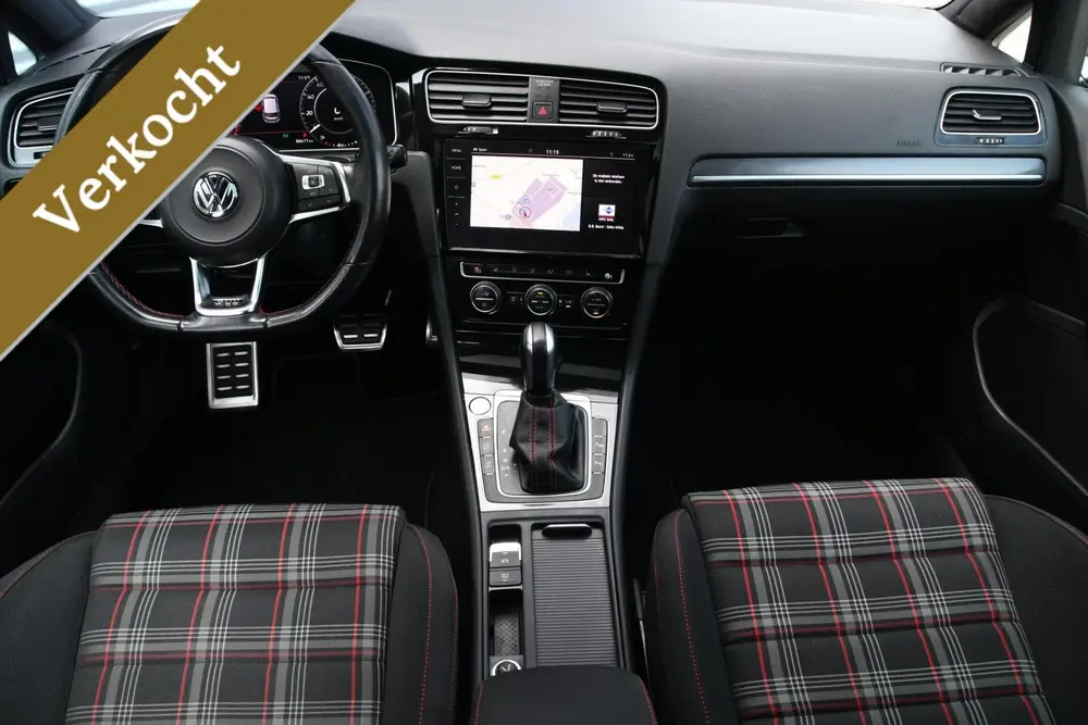 Volkswagen Golf 2.0 TSI GTI Performance PANO | LED | CARPLAY uit 2020, foto 19