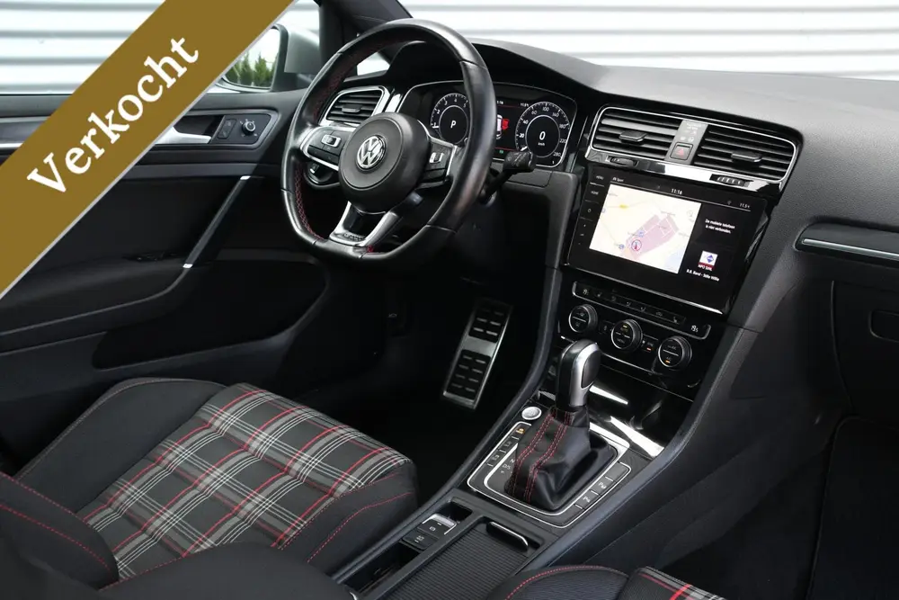 Volkswagen Golf 2.0 TSI GTI Performance PANO | LED | CARPLAY uit 2020, foto 6