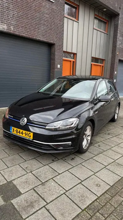 Volkswagen Golf VII Golf 7.5 1.5 TSI 130pk Bluemotion 2019 Zwart uit 2019