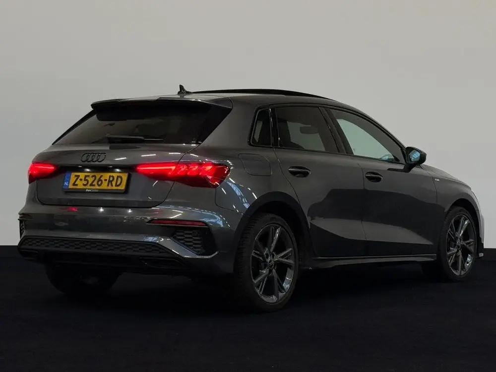 Audi A3 A3 40 Tfsi e 204pk Phev S-tronic 2023 Grij uit 2023, foto 2