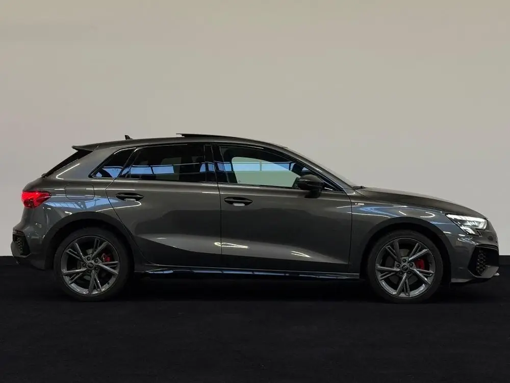 Audi A3 A3 40 Tfsi e 204pk Phev S-tronic 2023 Grij uit 2023, foto 3