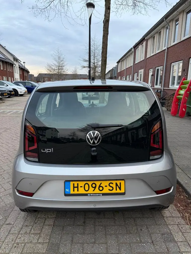 Volkswagen Up! 1.0 60PK 4D BMT 2020 Grijs uit 2020