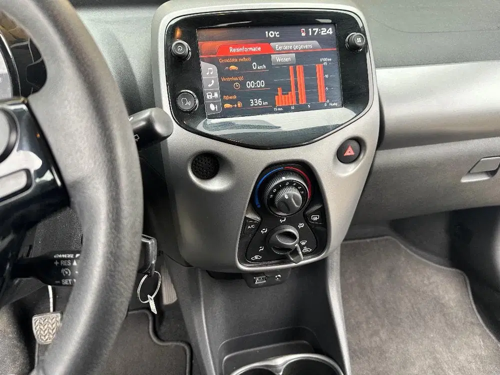 Toyota Aygo X-play Team D bj 2020 27.000km Camera Navi uit 2020, foto 12