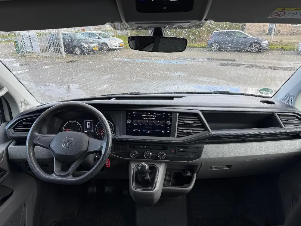 Volkswagen Transporter Kombi 2.0 TDI 110pk L1h1 9-persoons uit 2022, foto 9