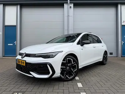 Volkswagen Golf 8.5 1.5 eTSI R-Line 150PK | Pano | 360 | H&K uit 2025