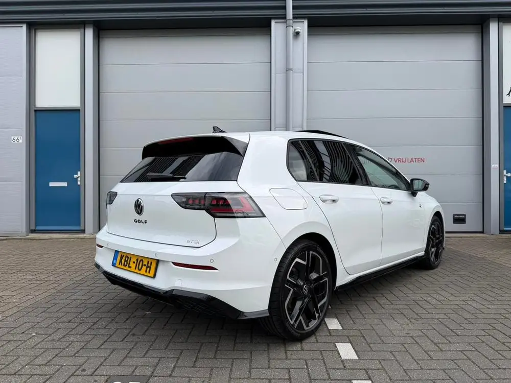 Volkswagen Golf 8.5 1.5 eTSI R-Line 150PK | Pano | 360 | H&K uit 2025, foto 5