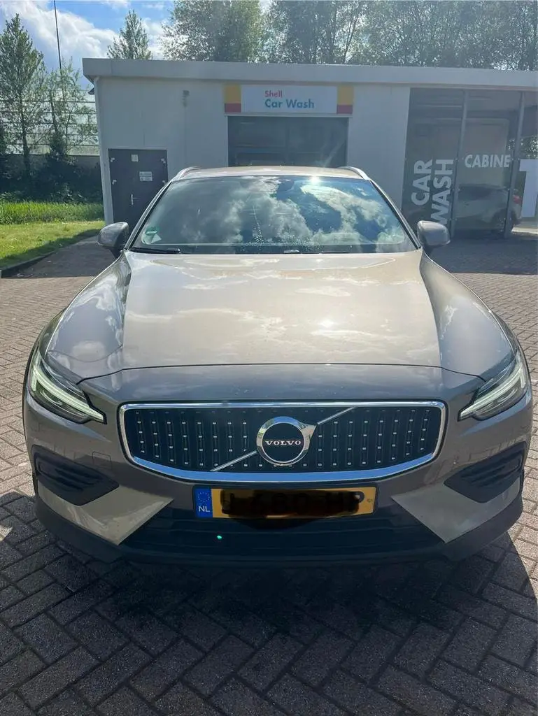 Volvo V60 Cross Country V60 D4 190pk AWD Geartronic 2019 Grijs Cro uit 2019