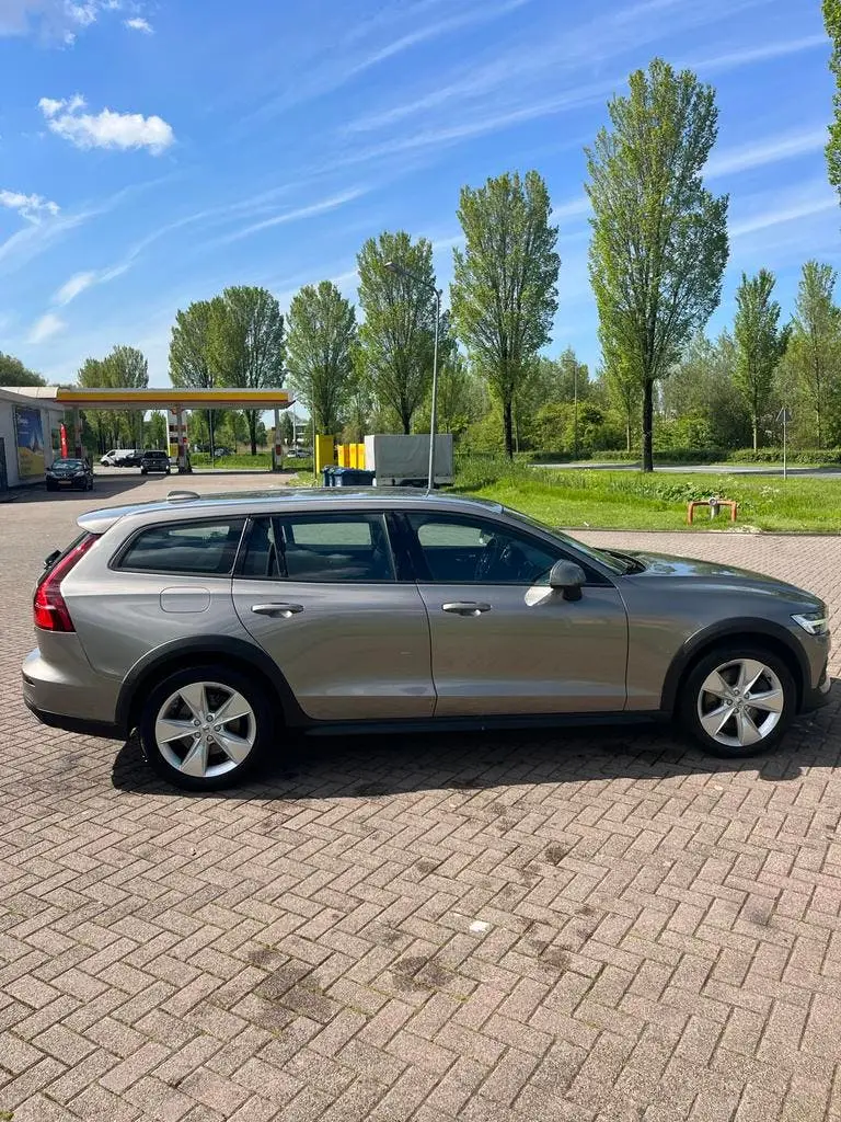Volvo V60 Cross Country V60 D4 190pk AWD Geartronic 2019 Grijs Cro uit 2019, foto 11