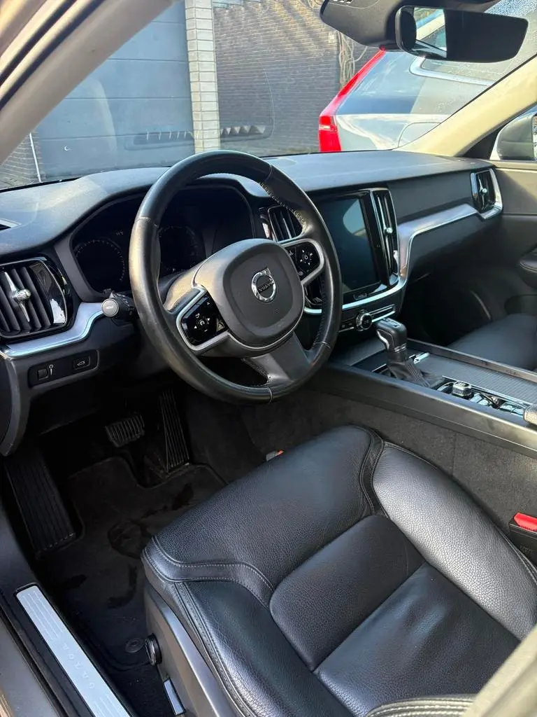 Volvo V60 Cross Country V60 D4 190pk AWD Geartronic 2019 Grijs Cro uit 2019, foto 4
