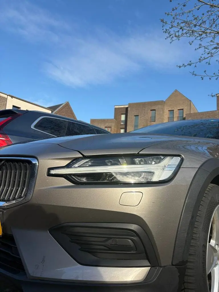 Volvo V60 Cross Country V60 D4 190pk AWD Geartronic 2019 Grijs Cro uit 2019, foto 8