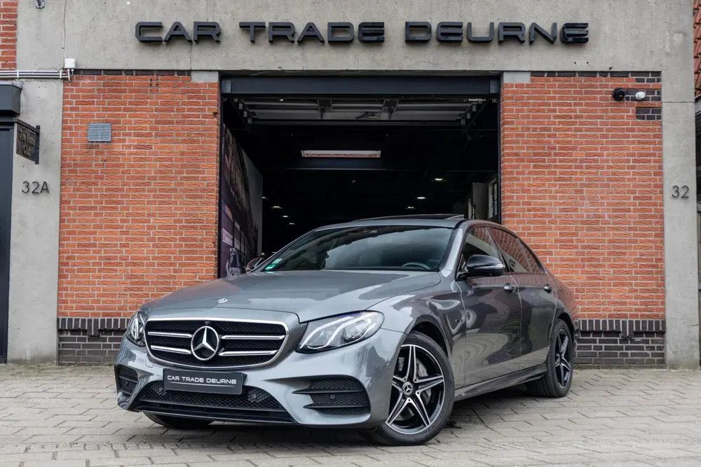 Mercedes-Benz E-Klasse Mercedes E-klasse 300 e AMG Pano uit 2020