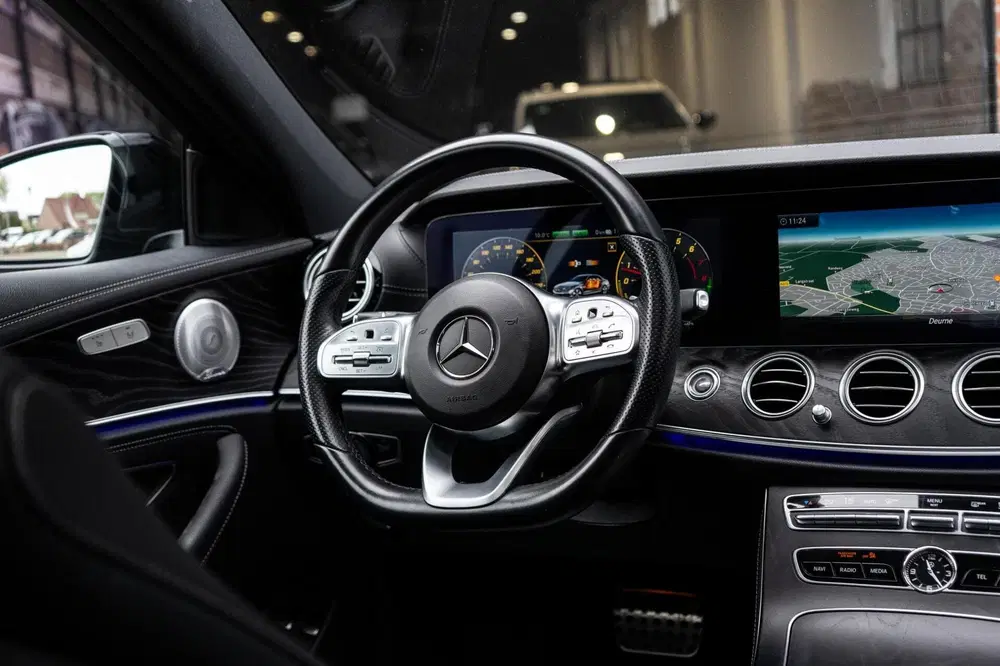 Mercedes-Benz E-Klasse Mercedes E-klasse 300 e AMG Pano uit 2020, foto 15