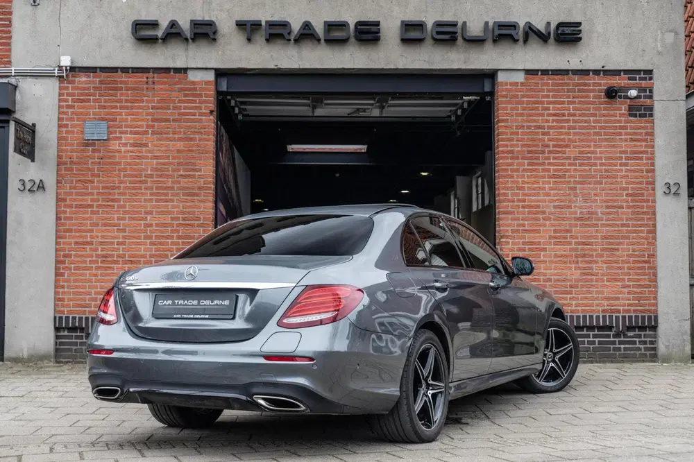 Mercedes-Benz E-Klasse Mercedes E-klasse 300 e AMG Pano uit 2020, foto 3