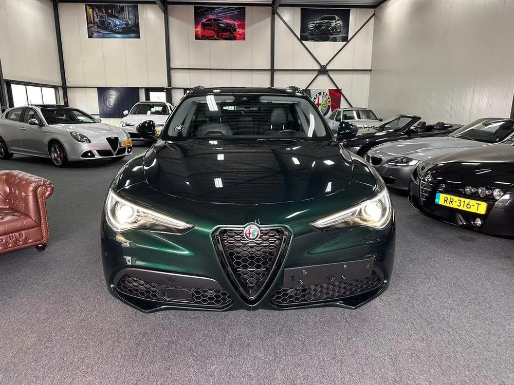 Alfa Romeo Stelvio Stelvio 2.0 T 206KW 280 PK 2021 Q4 Groen Veloce Stoelen uit 2021
