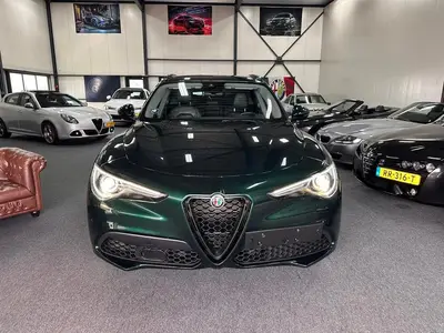 Alfa Romeo Stelvio Stelvio 2.0 T 206KW 280 PK 2021 Q4 Groen Veloce Stoelen uit 2021