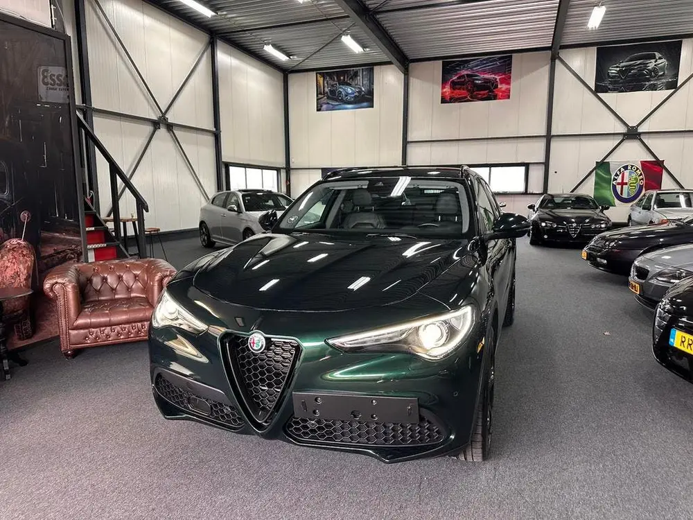 Alfa Romeo Stelvio Stelvio 2.0 T 206KW 280 PK 2021 Q4 Groen Veloce Stoelen uit 2021, foto 2