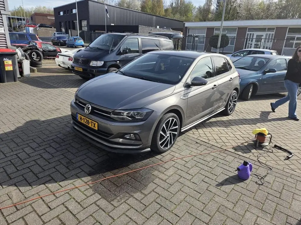 Volkswagen Polo 1.0 TSI 95pk 2020 Grijs R pakket. uit 2020, foto 2
