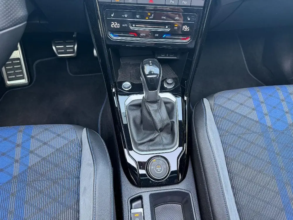 Volkswagen T-Roc R 2.0 TSI 300PK 4M PANO AKRA KEYLESS ACC IQ uit 2022, foto 13