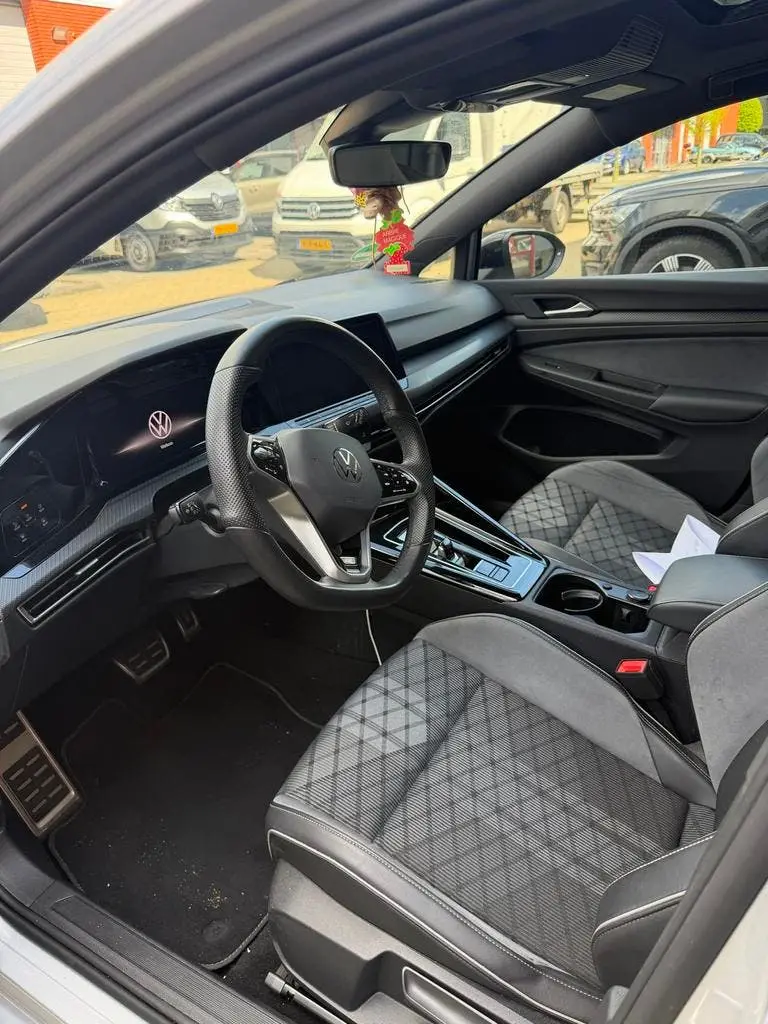 Volkswagen Golf R-line 1.5 Etsi 150pk 7-DSG 2024 Grijs uit 2024, foto 4