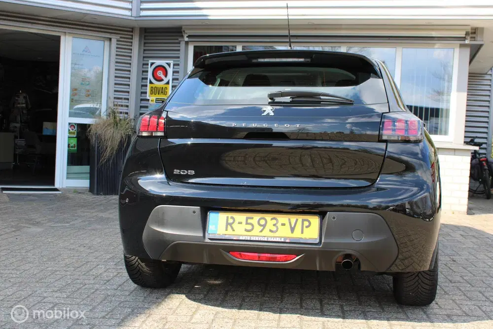 Peugeot 208 1.2 PureTech Active Pack uit 2022, foto 13