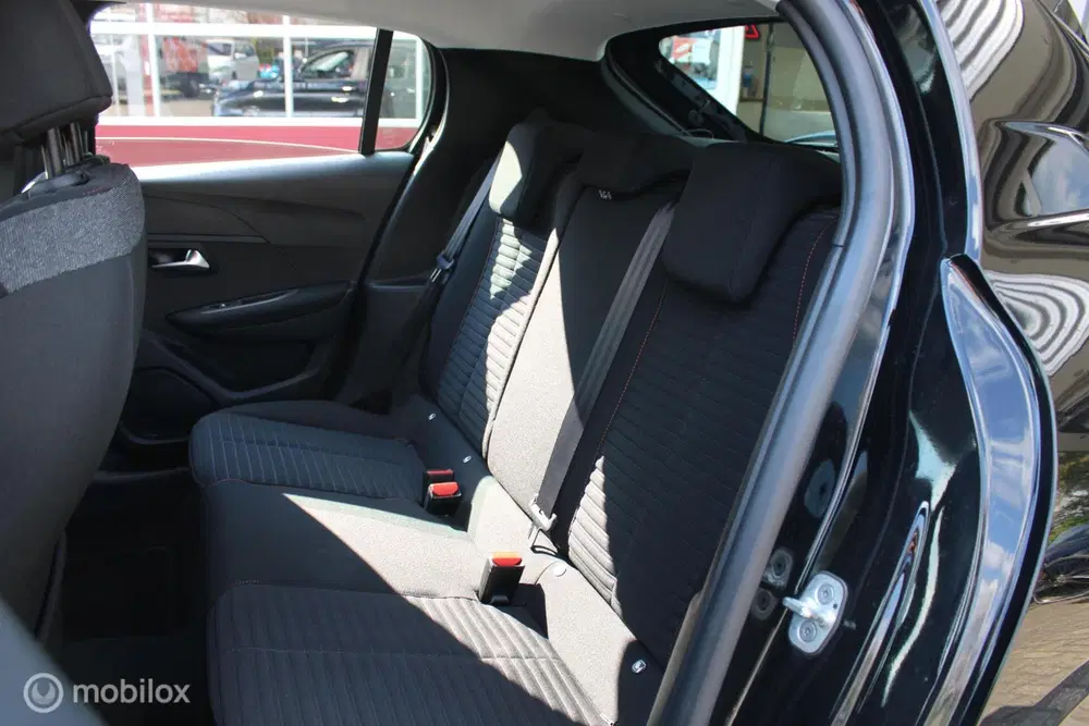 Peugeot 208 1.2 PureTech Active Pack uit 2022, foto 4