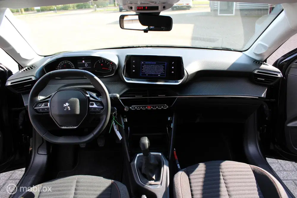 Peugeot 208 1.2 PureTech Active Pack uit 2022, foto 5