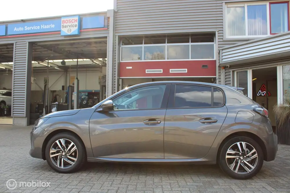 Peugeot 208 1.2 PureTech Blue Lease Allure uit 2020, foto 12