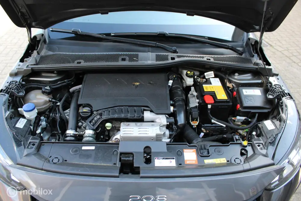 Peugeot 208 1.2 PureTech Blue Lease Allure uit 2020, foto 7