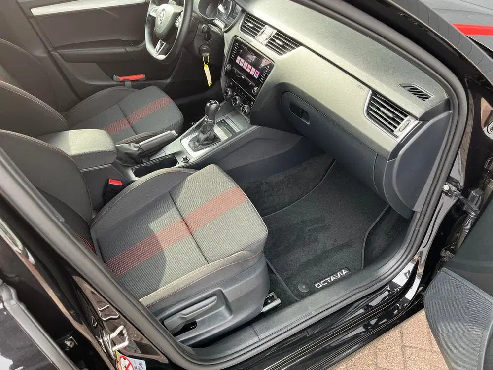 Skoda Octavia Octavia 1.5 TSI Greentech Sport Business uit 2020, foto 11