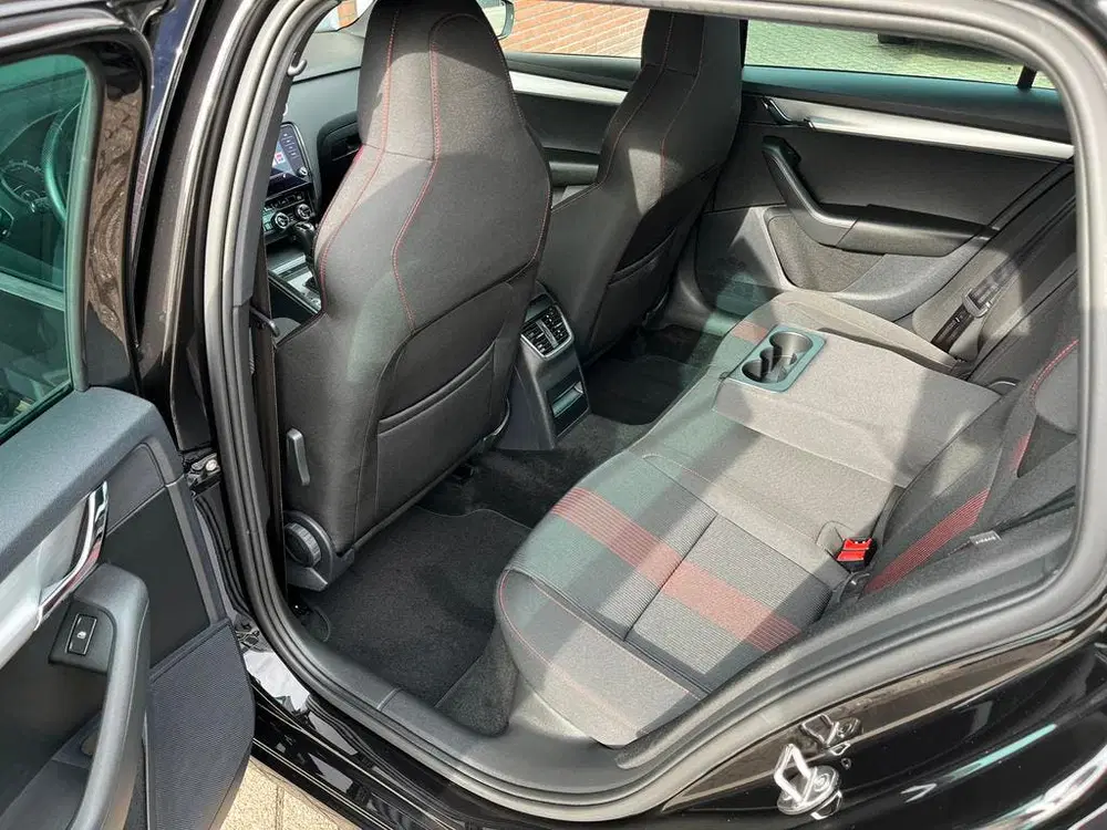 Skoda Octavia Octavia 1.5 TSI Greentech Sport Business uit 2020, foto 9