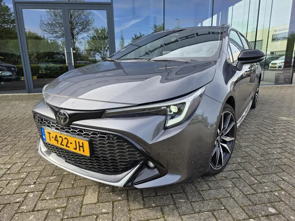 Toyota Corolla 1.8 Hybrid 140 Hybrid GR-Sport uit 2023, foto 2