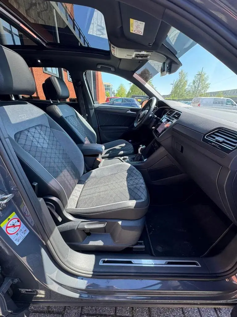 Volkswagen Tiguan 2.0 TSI 4Motion DSG R-Line uit 2023, foto 12