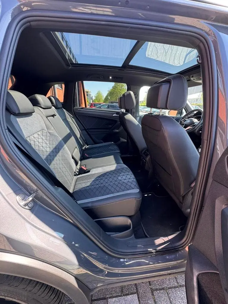 Volkswagen Tiguan 2.0 TSI 4Motion DSG R-Line uit 2023, foto 13