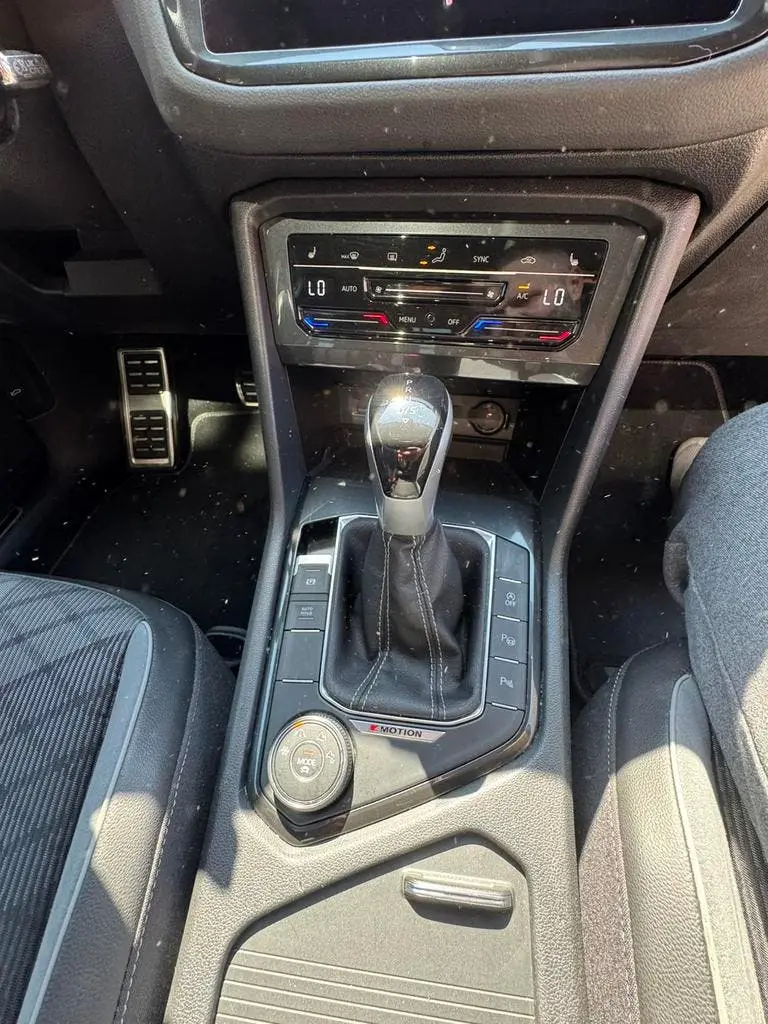 Volkswagen Tiguan 2.0 TSI 4Motion DSG R-Line uit 2023, foto 16