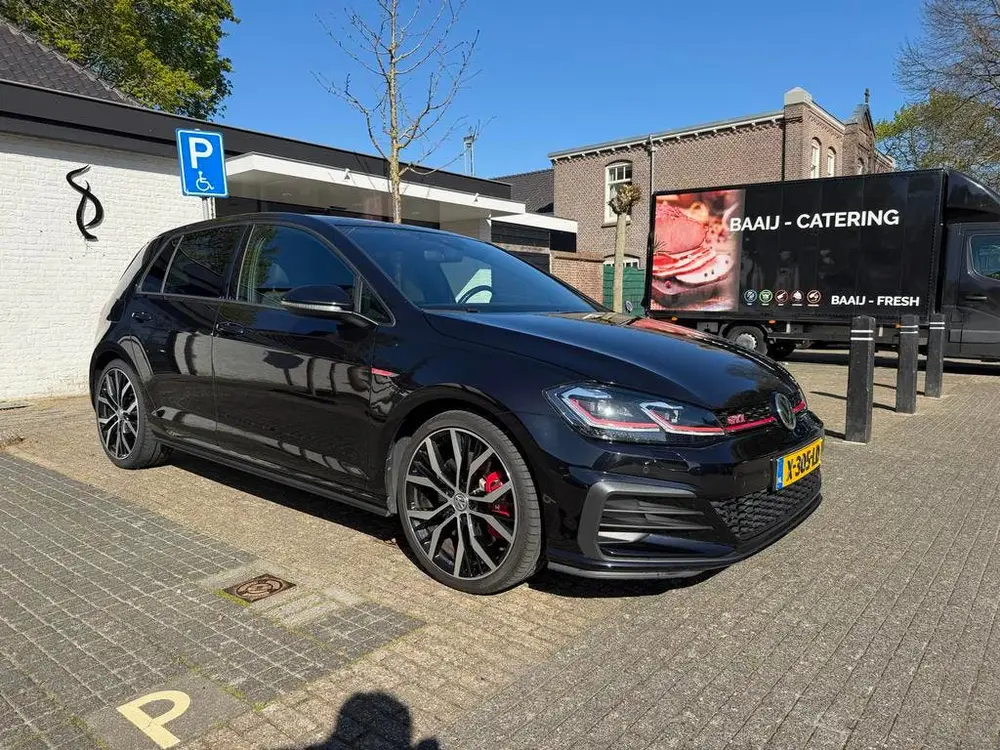 Volkswagen Golf VII Golf 7.5 GTI 2.0 TSI 245pk 7-DSG 5D 2019 Full Ops uit 2019, foto 3