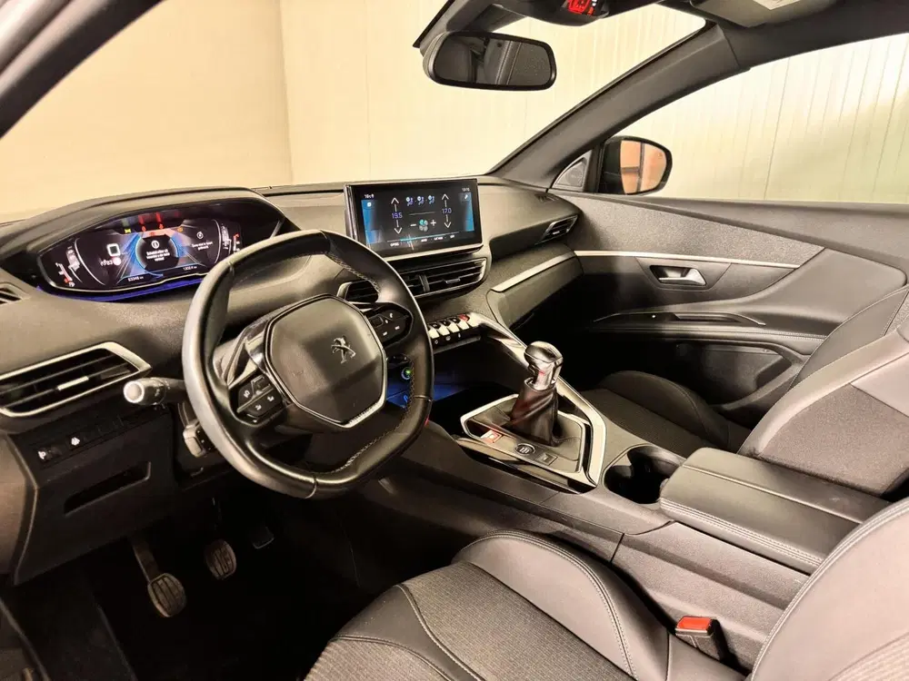 Peugeot 5008 1.2 PureTech Active Pack Business uit 2023, foto 10