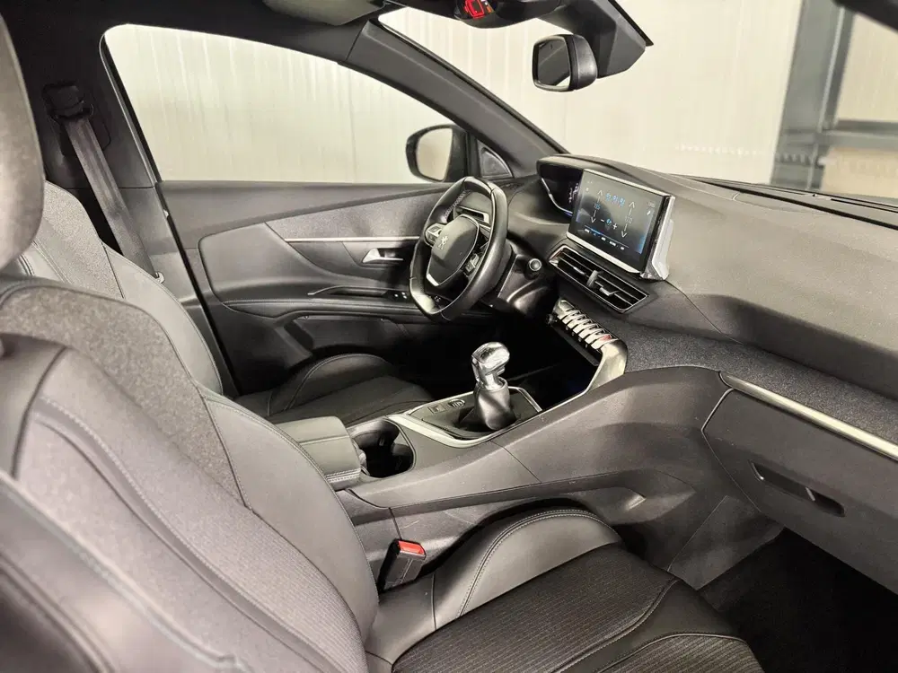 Peugeot 5008 1.2 PureTech Active Pack Business uit 2023, foto 14