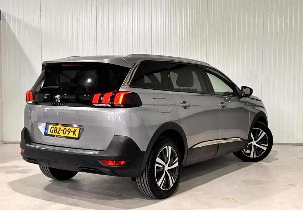 Peugeot 5008 1.2 PureTech Active Pack Business uit 2023, foto 3