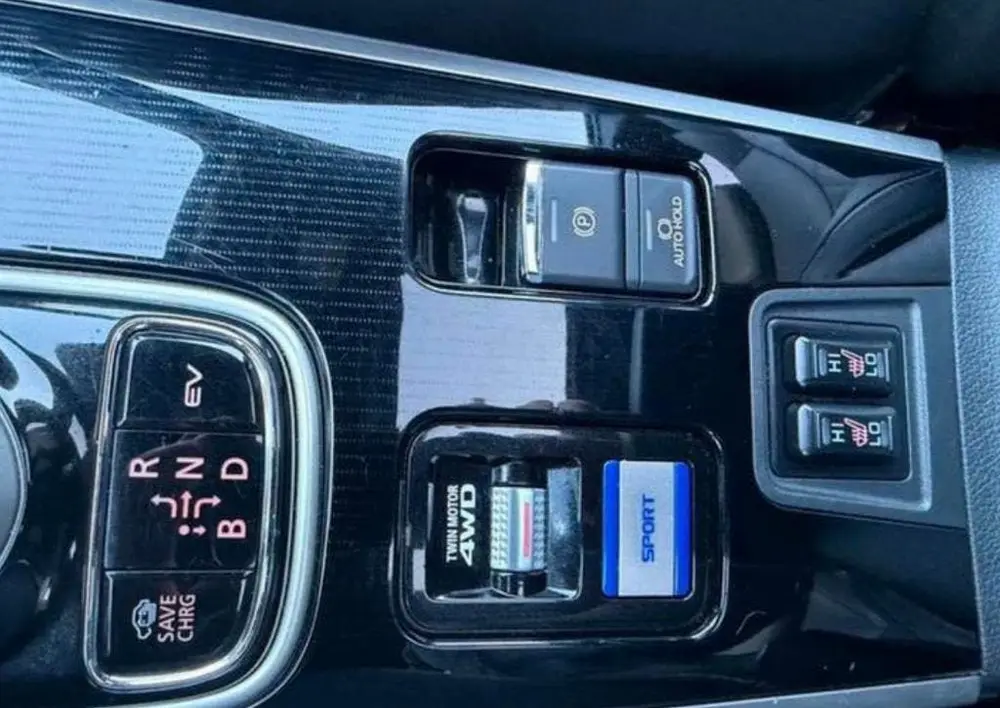 Mitsubishi Outlander 2.4 Hybrid | 4x4 | Trekhaak uit 2019, foto 12