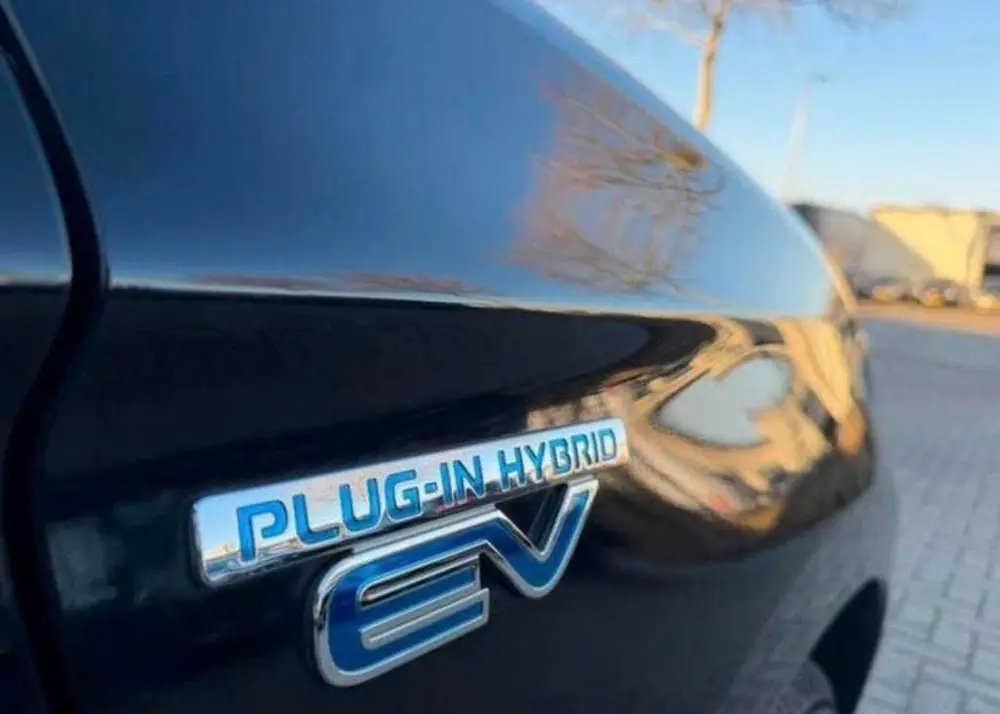 Mitsubishi Outlander 2.4 Hybrid | 4x4 | Trekhaak uit 2019, foto 17