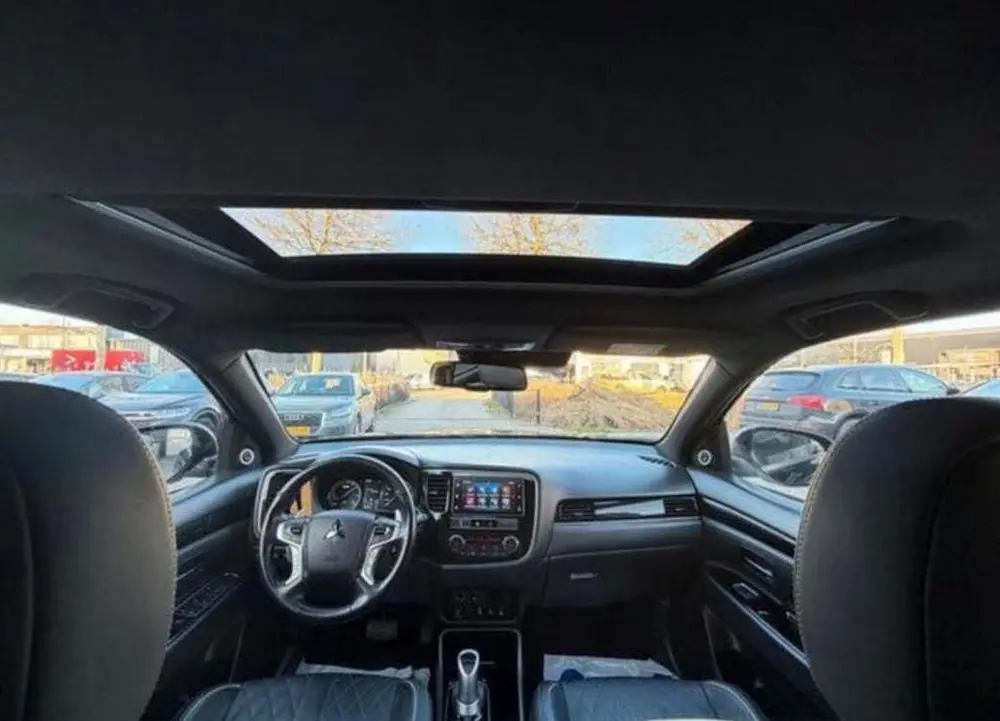 Mitsubishi Outlander 2.4 Hybrid | 4x4 | Trekhaak uit 2019, foto 3