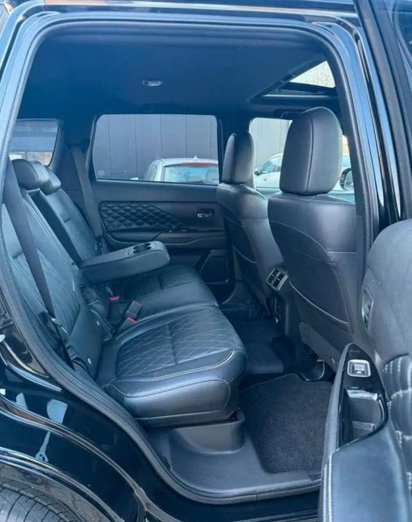 Mitsubishi Outlander 2.4 Hybrid | 4x4 | Trekhaak uit 2019, foto 4