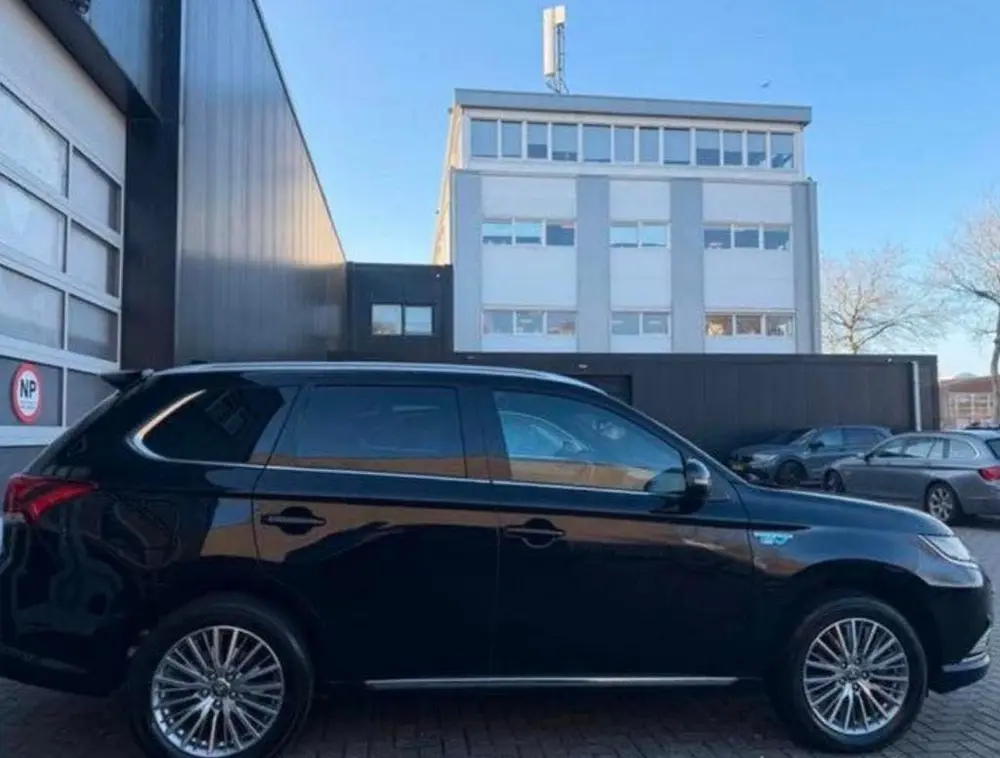 Mitsubishi Outlander 2.4 Hybrid | 4x4 | Trekhaak uit 2019, foto 5