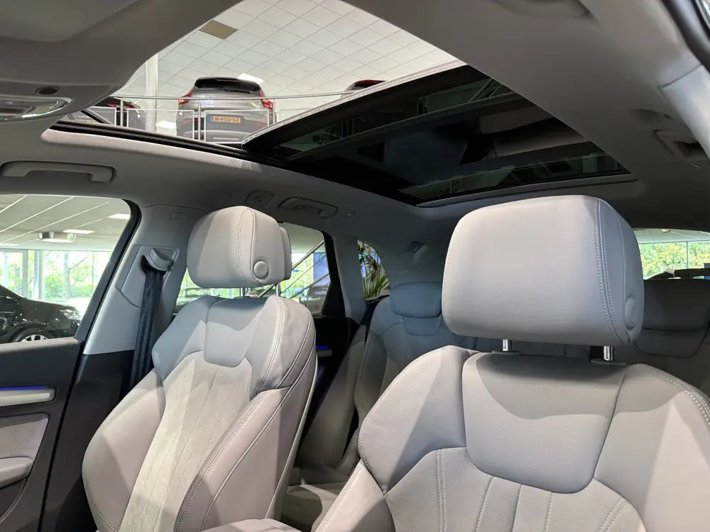 Audi Q5 50 TFSI e S edition uit 2021, foto 11